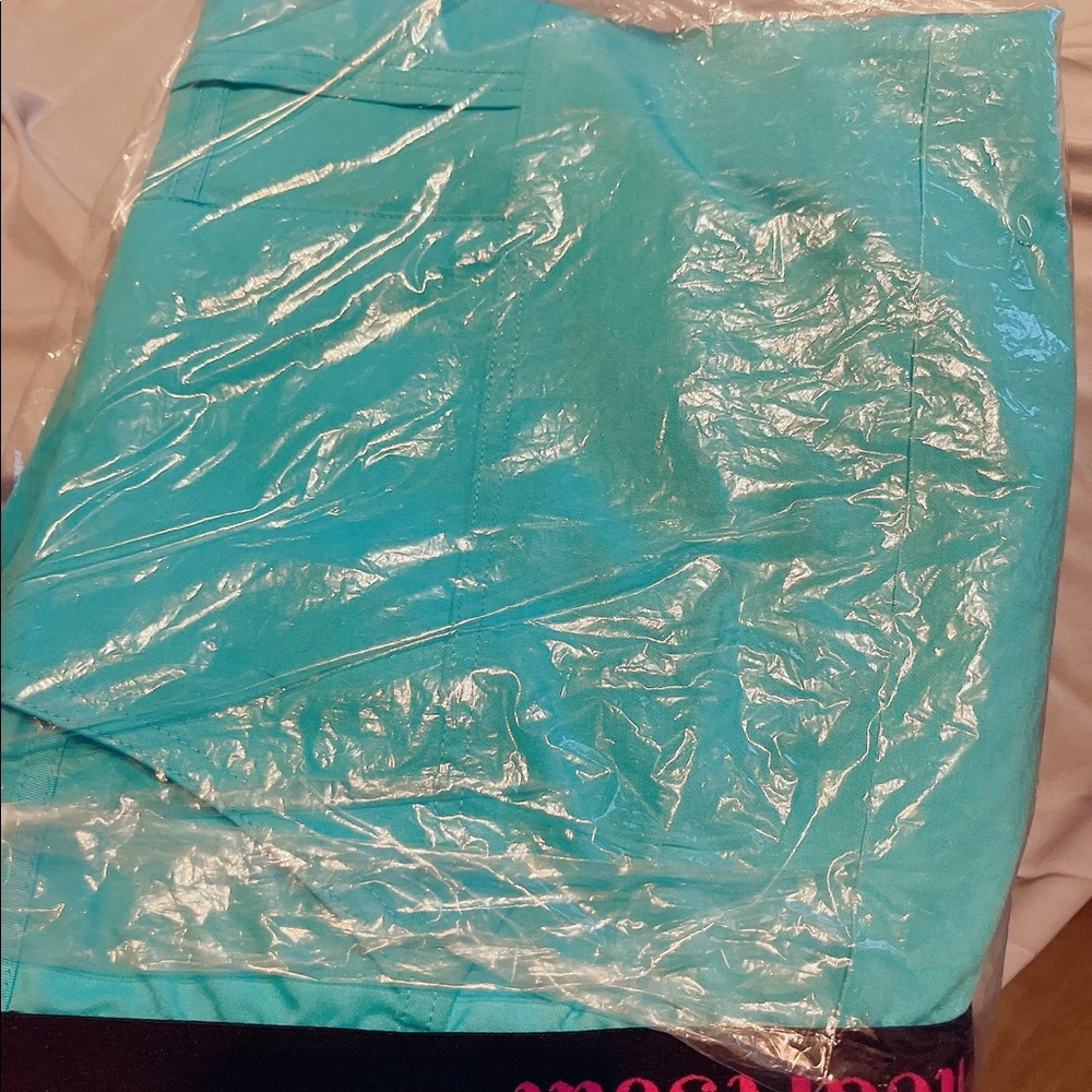 Scrub set